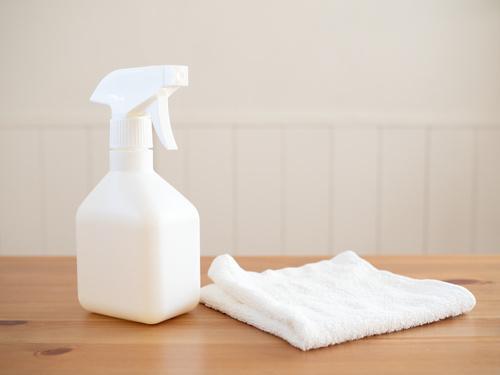 「アルコールで拭いたらフローリングが白化しちゃった…」←こんな人は“修復方法”教えるから試してみて♪