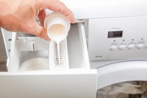 【新生活スタートの皆さん】洗濯機の“雑菌やカビ”の温床に注意！忘れがちな『柔軟剤投入口』の正しい使い方とお手入れ方法♪