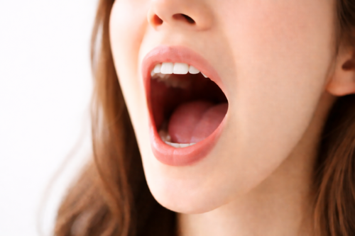 寝起きに口がクサい人は必見！今すぐやめるべき【悪習慣】と簡単リセット術♪