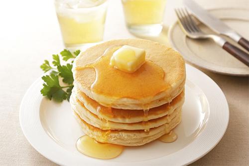市販の「ホットケーキミックス」なのに！お店レベルのふわっふわ感♡に仕上がる裏ワザ♪