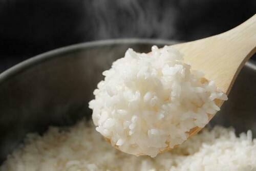 たとえ“短時間”でもヤメて！【ご飯の常温放置】に潜むリスクが驚愕すぎた…