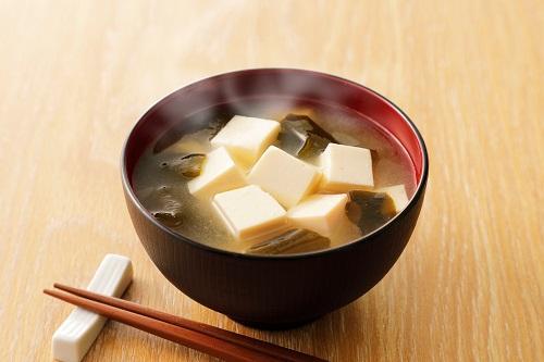 家庭で料亭の味☆味噌汁が“格段に”美味しくなる黄金ルール！→「非加熱の味噌って…？」