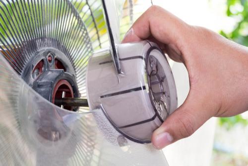 【扇風機×柔軟剤】ってナニソレ！？→超強力な“ホコリ対策”しかも月1回でOKってすごすぎ☆