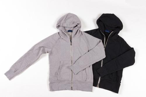 フードが邪魔…を解決！パーカーが【驚くほど】スッキリ片付く♪収納上手さんの“パーカー畳み術”5パターン♡