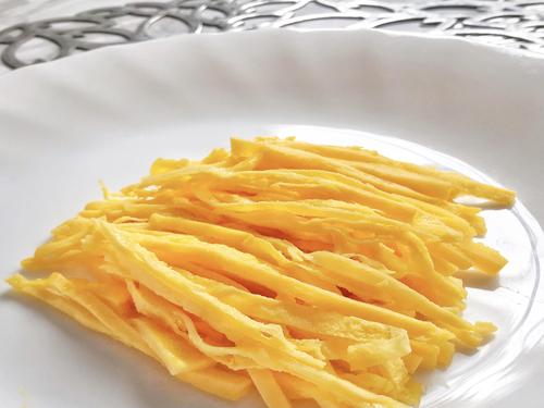 フライパン不要！レンジで簡単「錦糸卵」をきれい作る裏ワザ☆冷やし中華やちらし寿司に♡