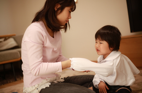 「怒る」と「叱る」は大違い！子どもの“自己肯定感”が下がる【NGパターン】←当てはまる人は要注意！