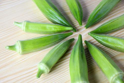 そのオクラ…知らずに損してるかも！？簡単ひと手間で“色も食感も激変”するオドロキの下処理術☆