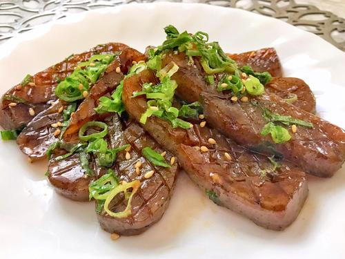 美味しいのに罪悪感ゼロ！にんにく香る♡味しみしみ『こんにゃくの甘辛ステーキ』ダイエット中でも大満足！