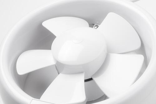 怖すぎる…ゴキブリは『換気扇』から侵入してくる！今日からできる侵入対策を徹底解説☆