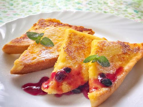 まるでチーズケーキ♡ヨーグルトで作る『贅沢フレンチトースト』のレシピ♪いつものに飽きたら試してみて！