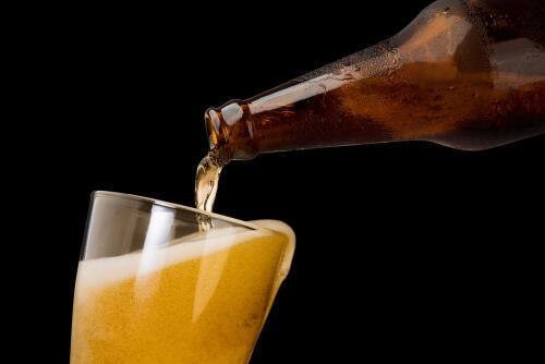 中身は同じってホント？誰かに話したくなる【生ビールと瓶ビールの違い】知れば“選び方”が変わる豆知識☆
