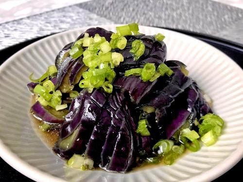 10分で完成！レンチンとは思えない『ナスの煮浸し風』簡単レシピ♪とろとろ食感がたまらない♡