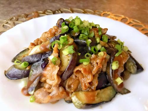 とろとろ食感にお箸が止まらない♡ヤミつき確定『ナスと豚肉のピリ辛みそ炒め』簡単レシピ｜豆板醤が味の決め手☆