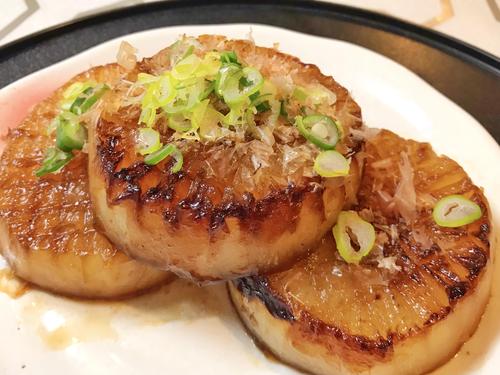 ヤミつき確定☆レンチン＆こんがり焼くだけの絶品『大根ステーキ』時短レシピ♡満足感すごっ！