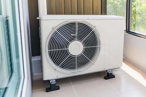 【エアコン室外機】電気代や冷房効率に影響するってホント！？知らないと損をする“正しい置き場所・お手入れのコツ”まとめ☆