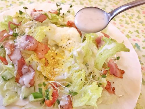 混ぜるだけで本格派！家にある調味料で作る『絶品☆シーザーサラダドレッシング』♪いつものサラダが一気にごちそうに♡