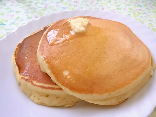 ホットケーキが激変！“もっちり＆ふわふわ”にハマる♡絶品『ホットケーキ』のレシピ｜秘密はヨーグルト♪