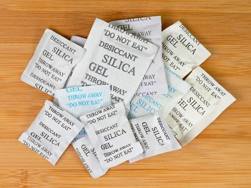「除湿したいのに乾燥剤がない…」という人は必見！身近にある【驚きの代用品】と“シリカゲル”の活用術を大公開☆