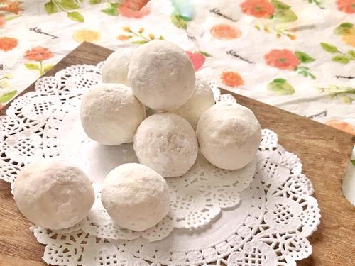 アーモンドプードルなしでもサックサク！ころんと可愛い♡『スノーボールクッキー』のレシピ｜混ぜて丸めるだけ♪