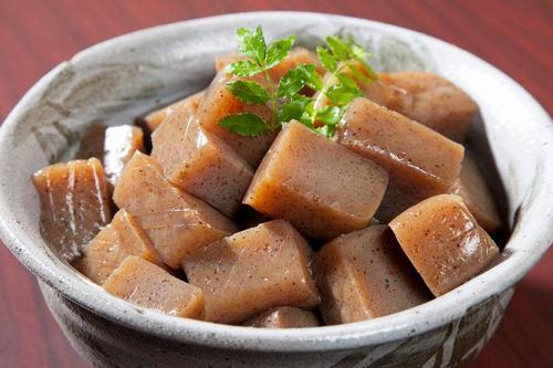 “こんにゃく”の美味しさ再発見☆おでんだけじゃなかった！こんにゃくを味わい尽くす『絶品レシピ』3選♡