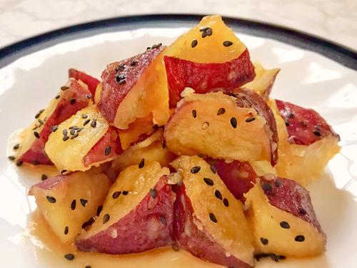 材料6つで超簡単♪ホクホク“甘じょっぱさ”がクセになる♡『さつまいものバターしょうゆ煮』絶品レシピ