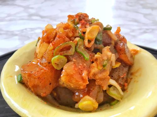 “こんにゃく”がごはん泥棒に大変身！みそ香る『こんにゃくとネギのみそ炒め』絶品レシピ公開♡