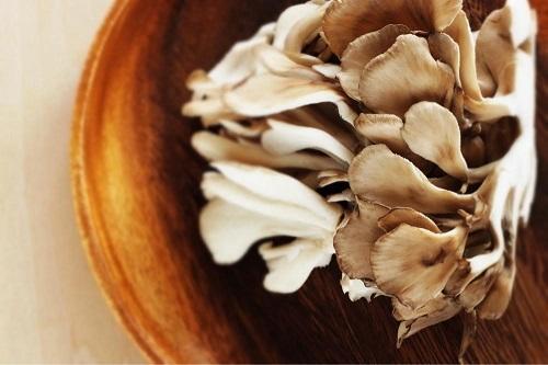 舞茸の“食べられる部分”ってどこまで？→【根元まで】無駄なく使うポイントと調理のコツを紹介☆