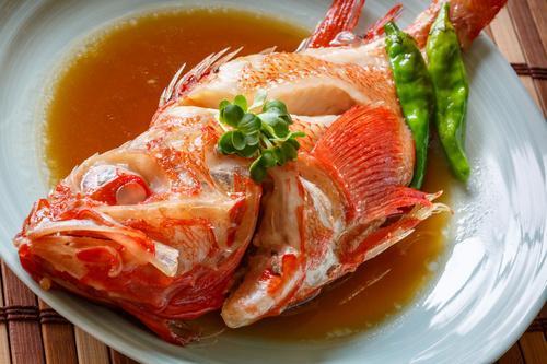 “魚の煮付け”なんだか難しい…を解決！煮崩れを防ぐ調味料の【黄金比】と上手に仕上げる3つのコツ☆