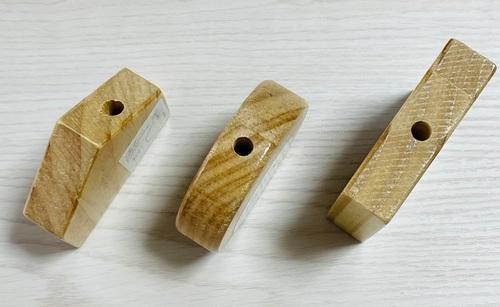 上部に穴が開いています