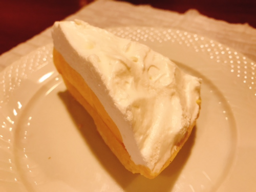 たっぷりのメレンゲクリーム