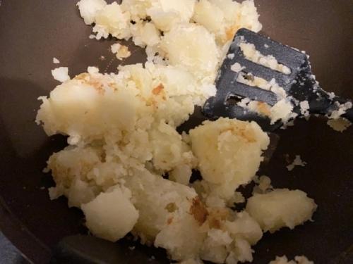 じゃがいもを焼いていく