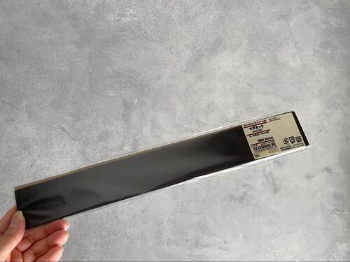 別売りの「マグネット」を貼れば浮かせて収納可能