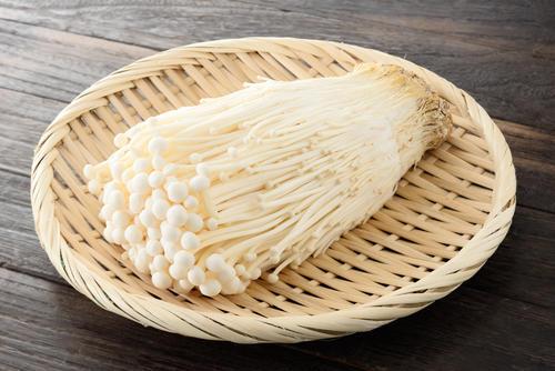 【裏ワザ】えのきのうまみ成分は〇〇して増やせる！役立つ『きのこクイズ』に挑戦！