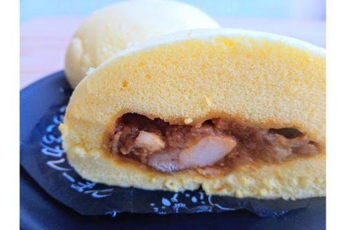 本格インドカレーをワンハンドで！ローソンカレーまんの進化が熱い