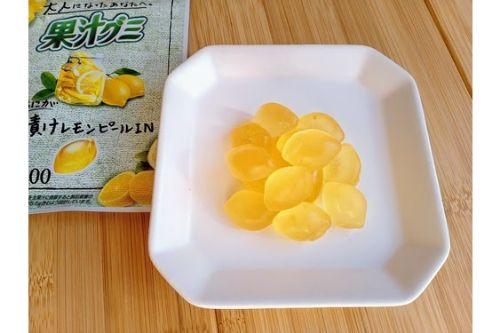 大人を頑張るあなたへ！明治果汁グミにほろ苦レモンピールが新登場！