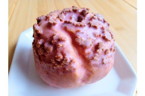 いちご果肉入りのザクザク食感シュークリームがファミマで脅威のコスパ！