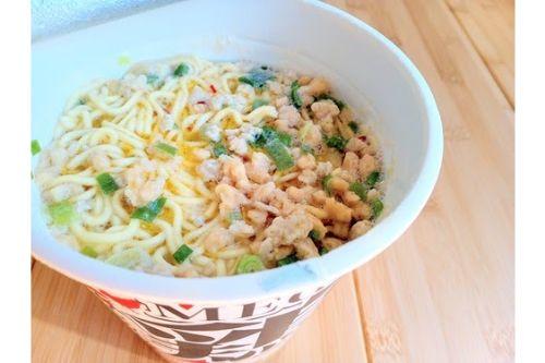 まるで鶏のとんこつ！？MEGAシリーズから濃厚とろみの鶏白湯ラーメン登場