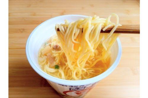 麺もスープも素晴らしい…！函館マメさんの塩ラーメンを再現したカップ麺がついに登場！
