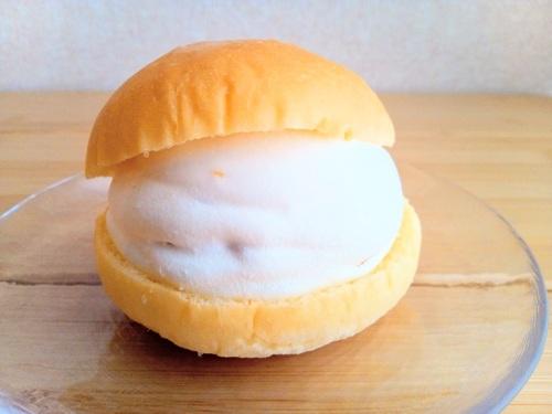 セリア・ロイルマリトッツォアイスのパッケージ