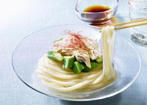 「サラダチキンとオクラの冷やしうどん」