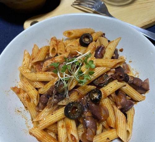 魚介の風味が香る本格イタリアン！ホタルイカのトマトペンネ