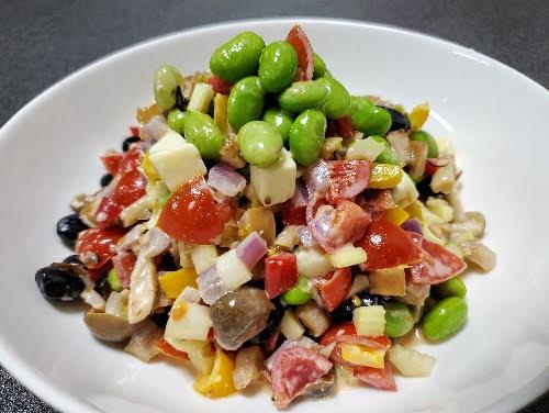 おもてなしにピッタリ！モリモリ食べたいカラフル枝豆サラダ