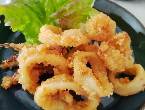 【イカの唐揚げ】人気総菜を自宅で簡単調理！はねない工夫あり