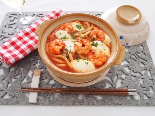 モッツァレラdeとろ～りトマト鍋うどんレシピ！見た目も味も大満足！