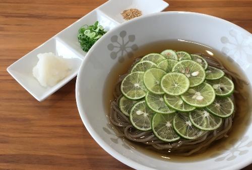 【すだち蕎麦】いつもの蕎麦に一工夫！爽やかな香りを楽しもう