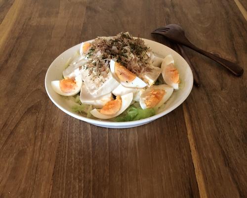 【お好み焼き風豆腐のサラダ】食べごたえがあってヘルシーなサラダを楽しもう！