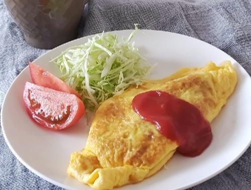 甘辛のひき肉入りオムレツ