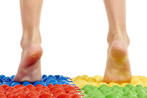 足つぼマットの効果は 痛いと感じる原因や選び方とおすすめ4選も紹介 身嗜み オリーブオイルをひとまわし