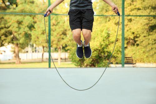 縄跳びの消費カロリーはどのくらい 計算方法や効果的な飛び方とは 身嗜み オリーブオイルをひとまわし
