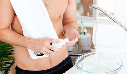 男性もスキンケアをする時代。正しい洗顔や保湿のやり方を知ろう